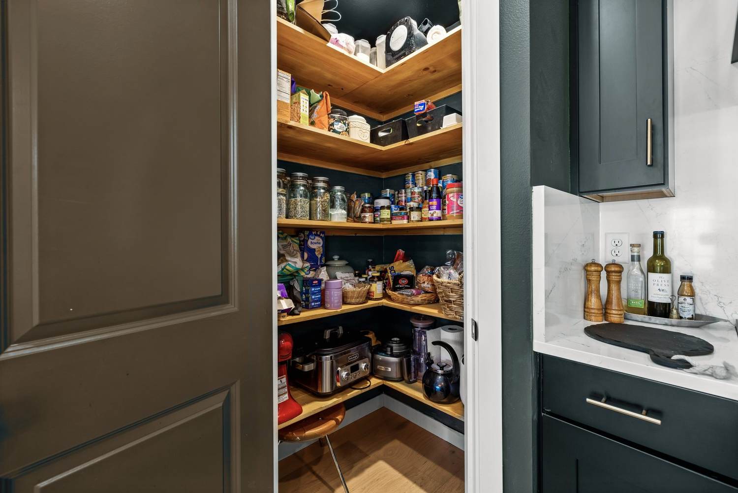 Walk-in kitchen pantry